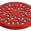 Staub Topfuntersetzer Lilie In Kirschrot 11